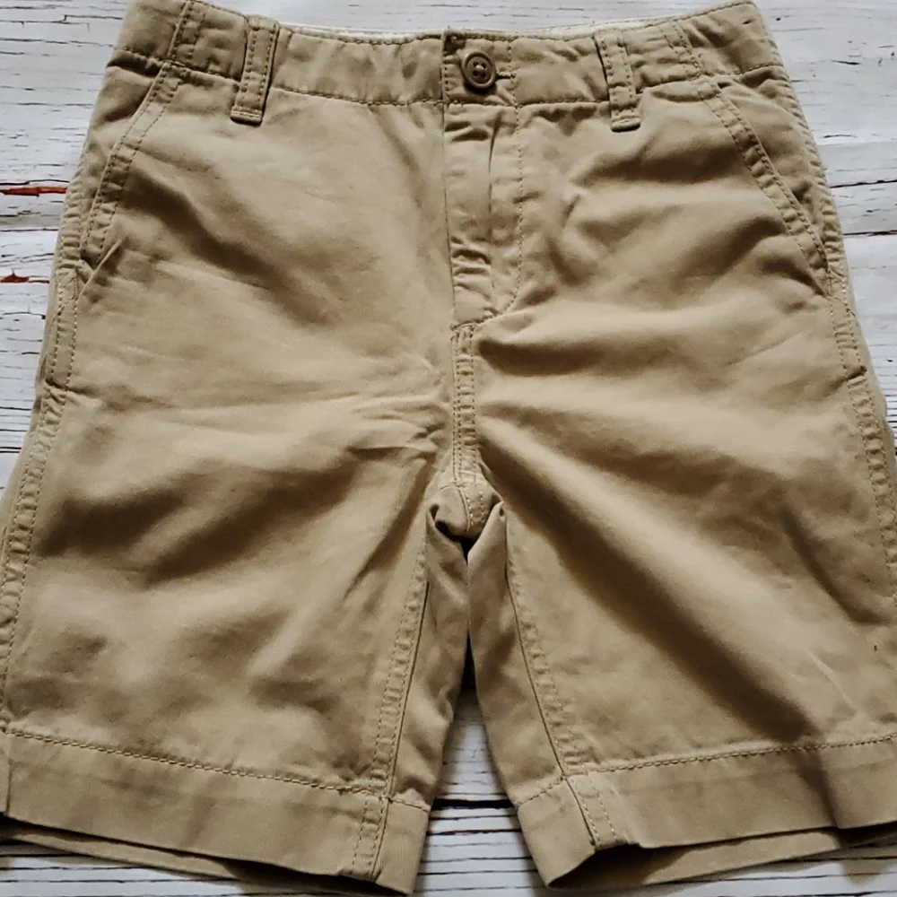 🆕️ GAP/DISNEY BOYS OUTFIT (SHORTS & MICKEY SHIRT)
